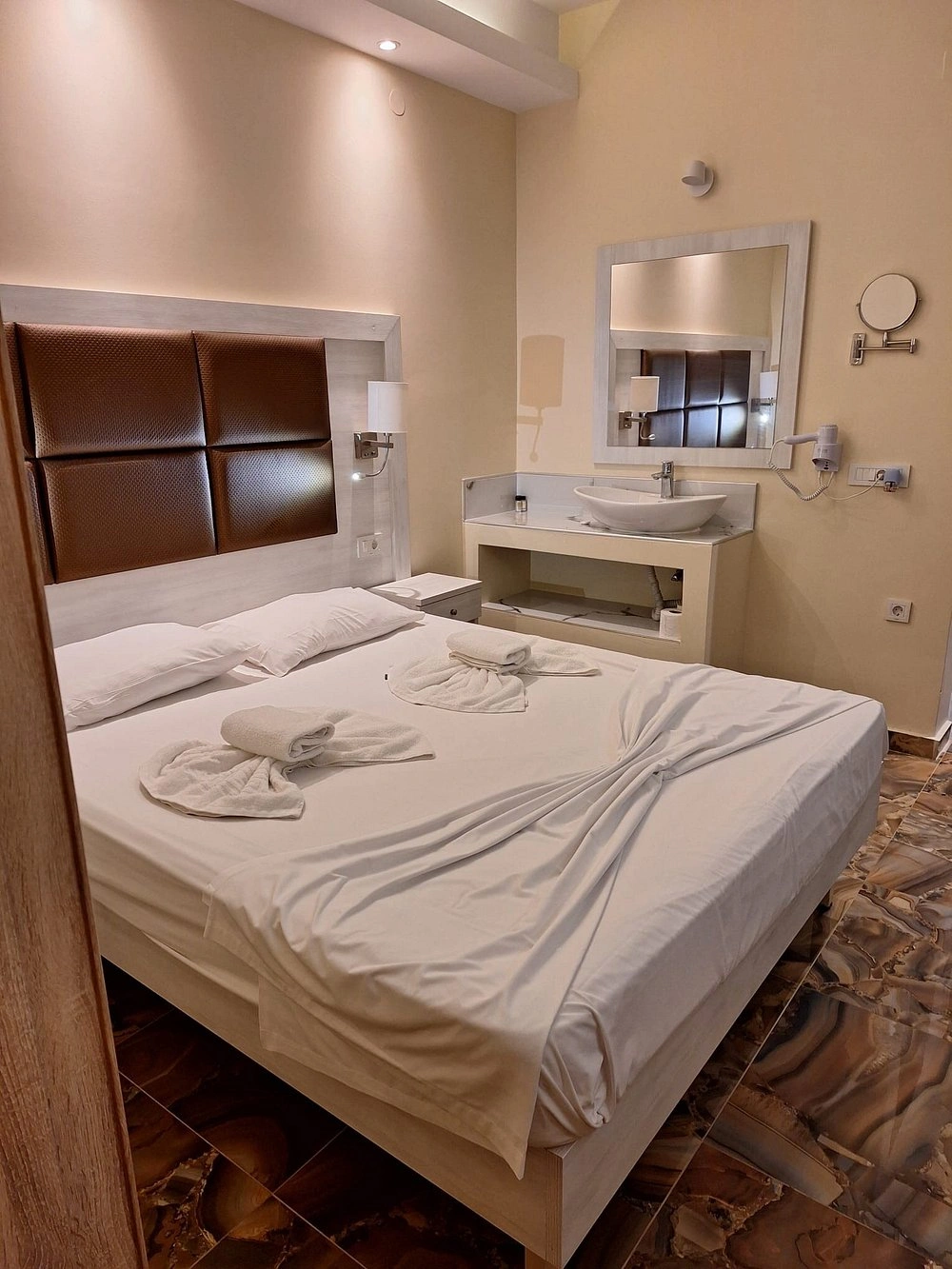Amour Holiday Resort