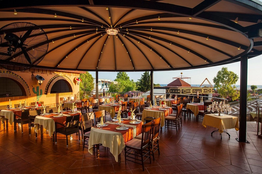 Club Hotel Turan Prince World