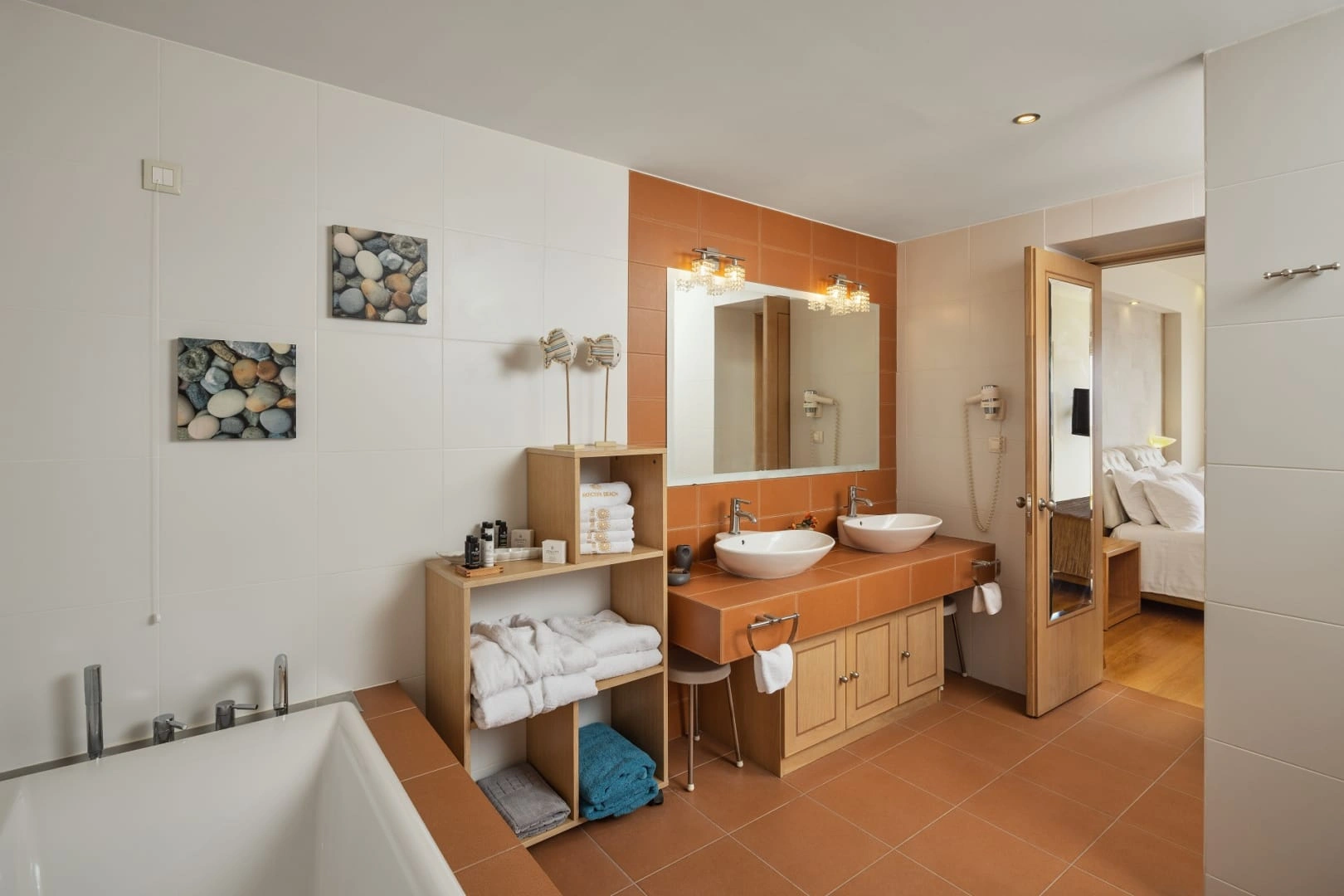 Akrotiri Beach Resort Hotel