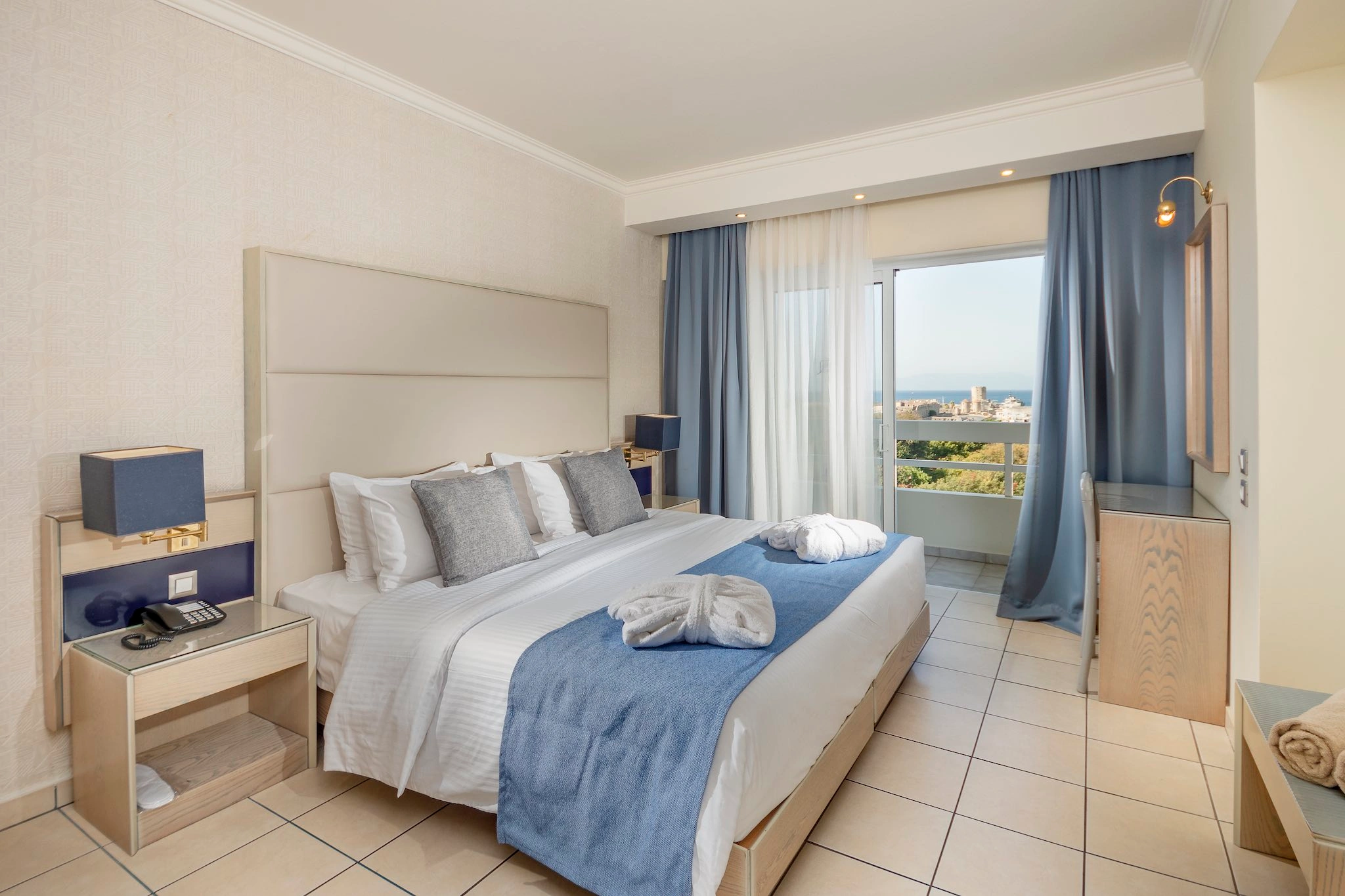 Athineon Hotel image 3