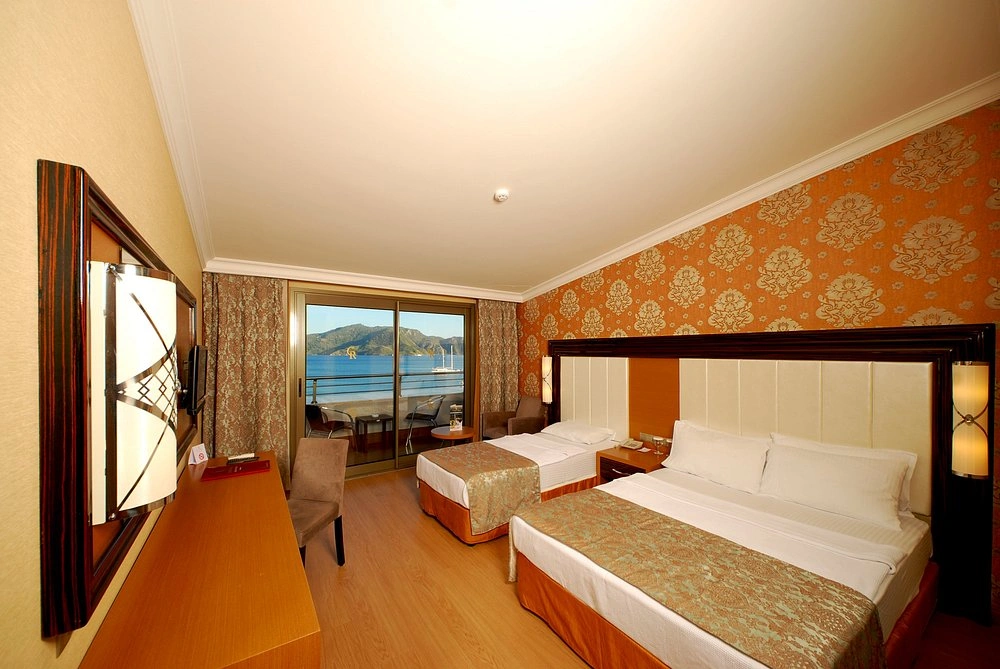 Golden Rock Beach Hotel image 5