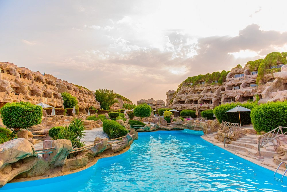 Caves Beach Resort Hurghada image 2