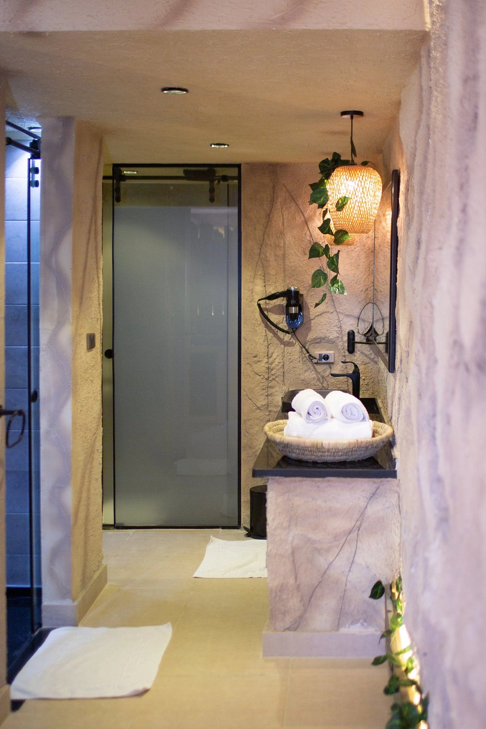Caves Beach Resort