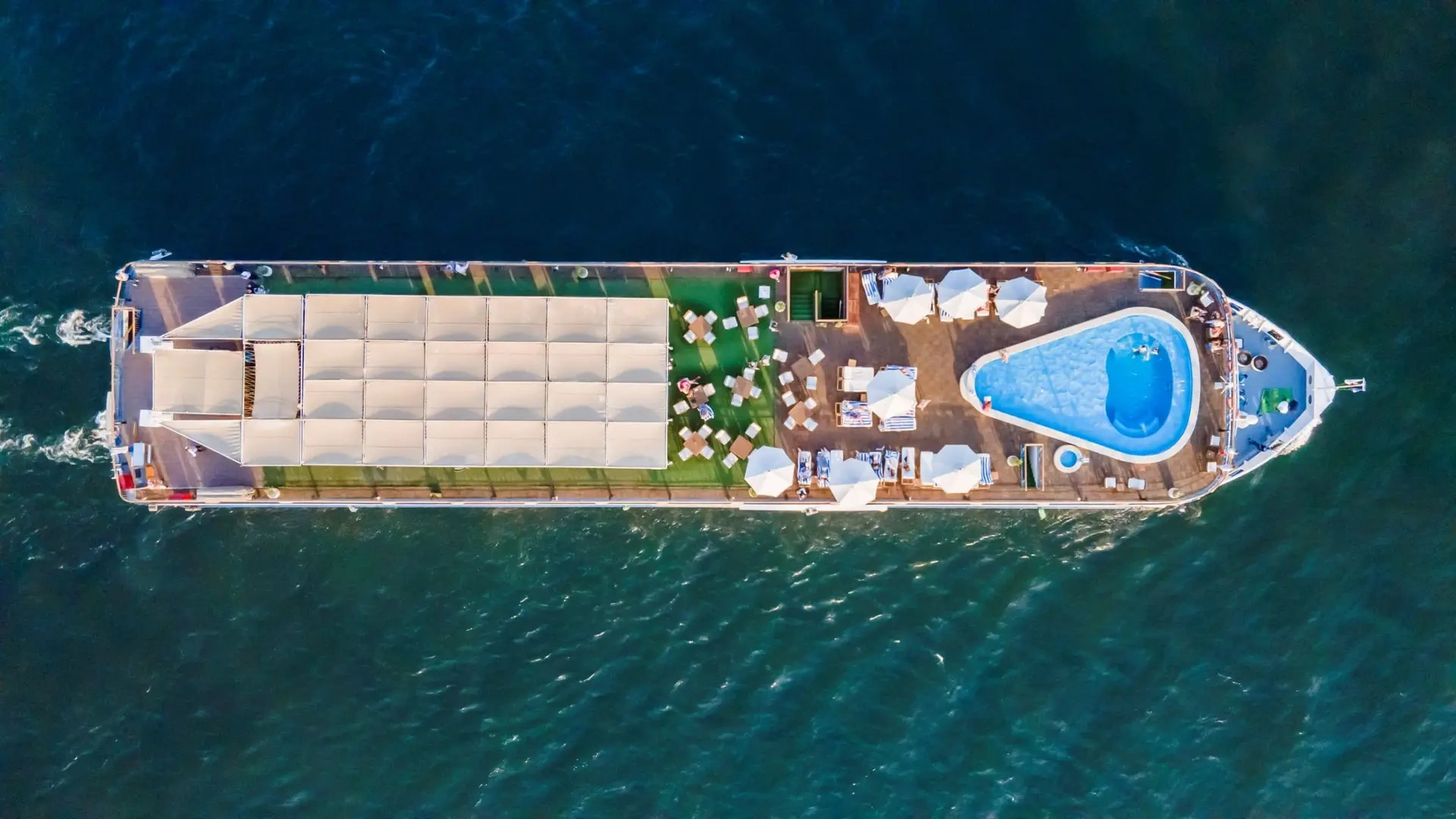 Amwaj Oyoun Resort & Spa image 5