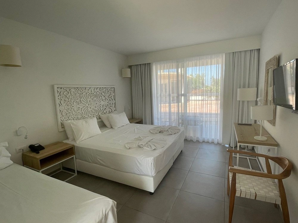 St Constantin Hotel image 3