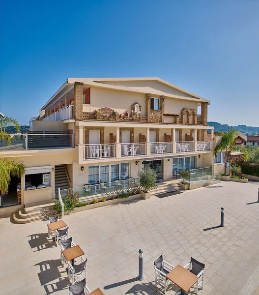 Altura Hotel