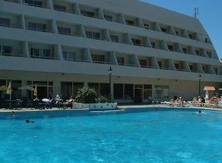 Las Piramides Resort