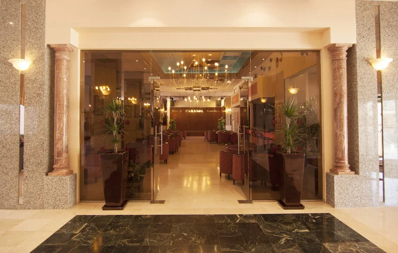 Hotel Parasol by Dorobe