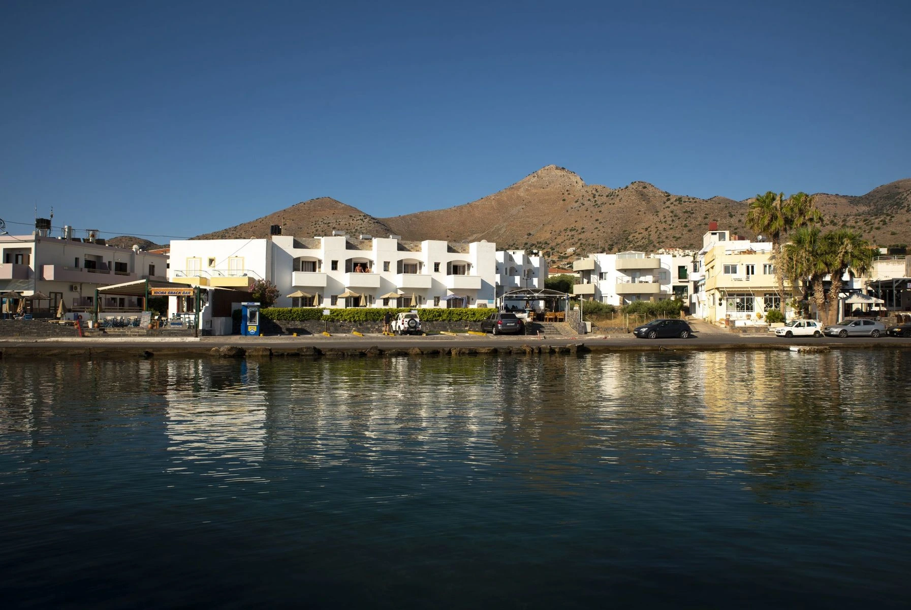 Alikes Studios & Suites