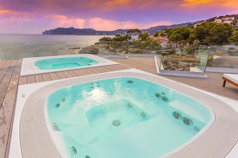 Fergus Style Cala Blanca Suites ****