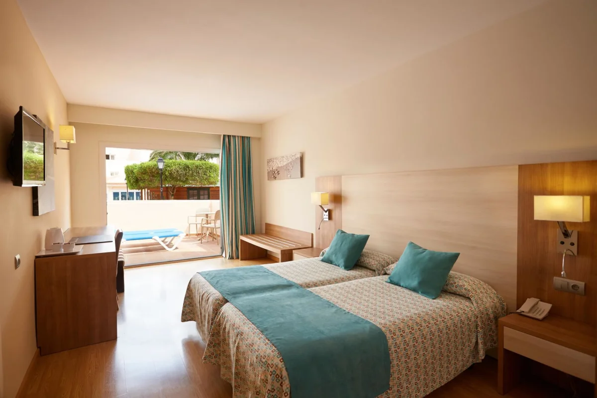 Invisa Hotel Club Cala Blanca
