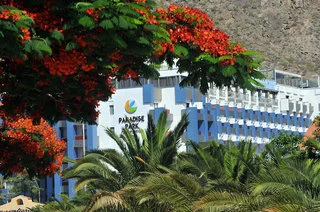 Paradise Park Fun Lifestyle Hotel