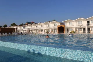 Risus Beach Resort Hotel