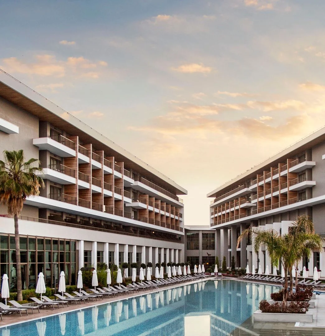Acanthus Cennet Barut Collection