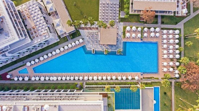 Acanthus Cennet Barut Collection