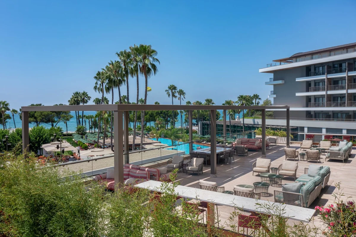 Acanthus Cennet Barut Collection