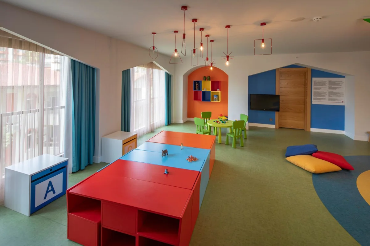 Acanthus Cennet Barut Collection