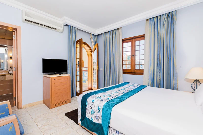 Royal Lagoons Aqua Park Resort & Spa