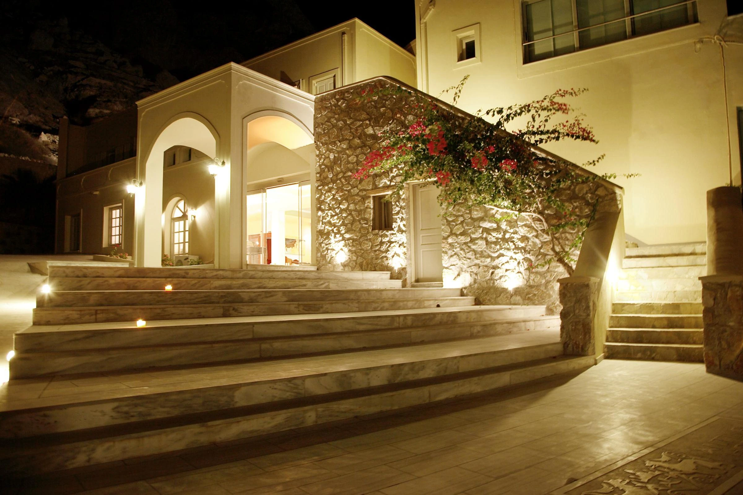 Antinea Suites And Spa
