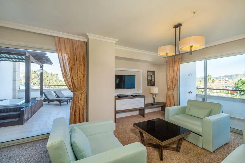 Crystal De Luxe Resort And Spa