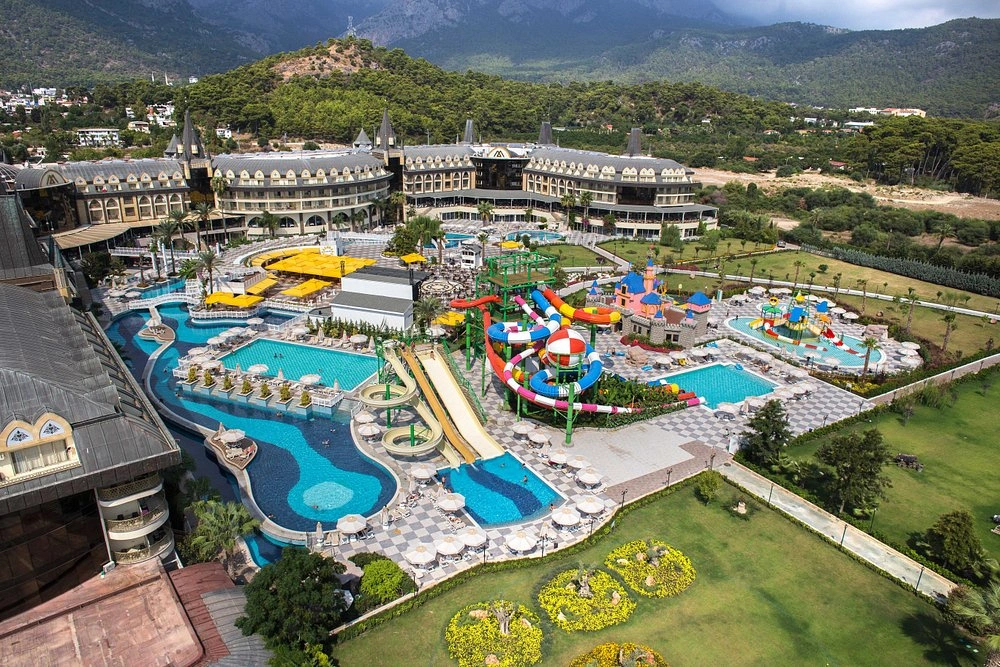 Crystal Prestige Elite Hotel